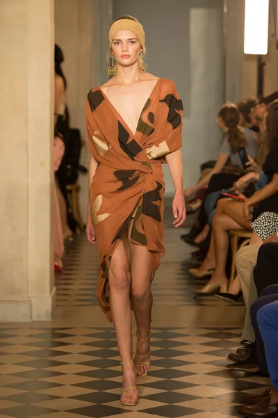 Look 28